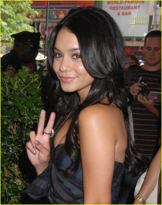 vanessa-hudgens-963.jpg