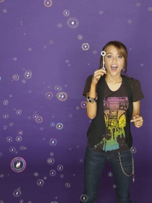miley-cyrus-1170.jpg